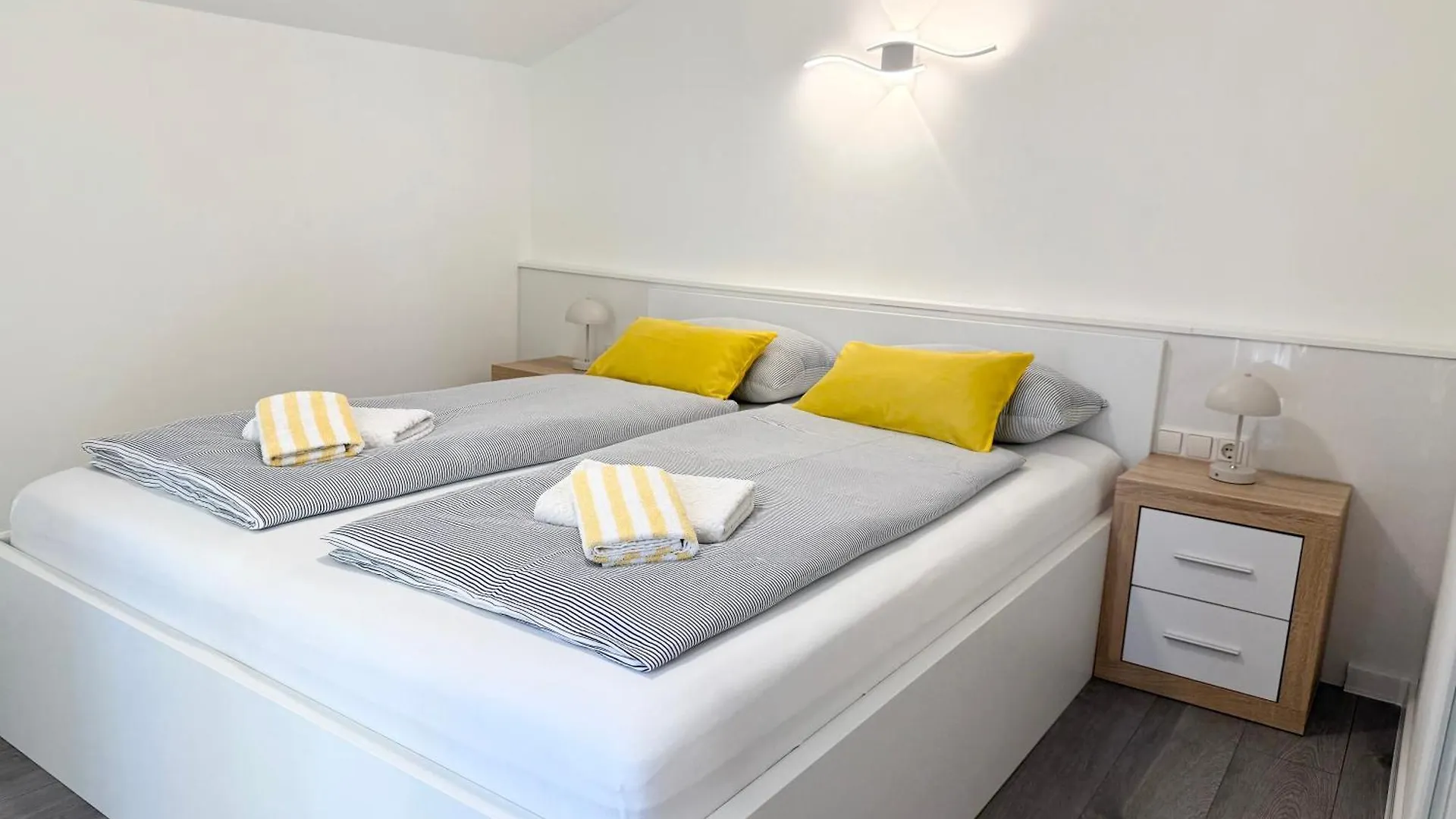 Apartments Antic 1 Pjescana Uvala 0*,  Croatia